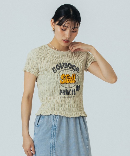 ROSE BUD（ローズバッド）の「SHIRRING LOGO S/S TEE（Tシャツ/カットソー・レディース・ホワイト/ベージュ/チャコールグレー・ONE SIZE）」の16枚目の写真