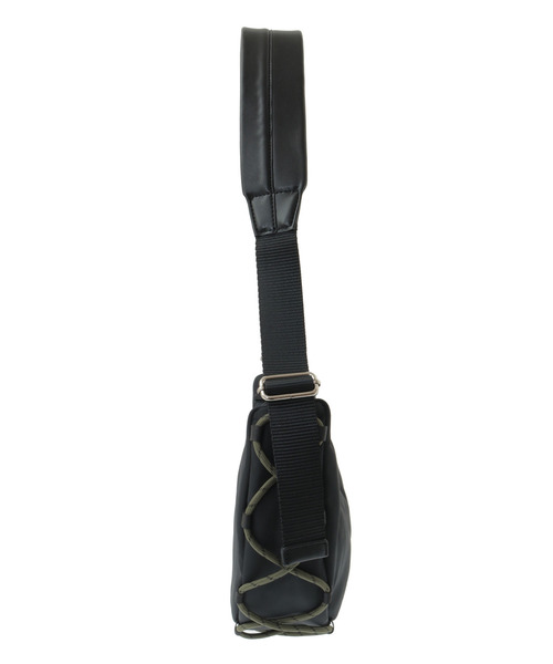 CONVERSE TOKYO(コンバーストウキョウ)の「LACE-UP CORD MOON SHOULDER BAG(ショルダーバッグ・レディース・ブラウン/カーキ/ブラック・FREE)」の8枚目の写真