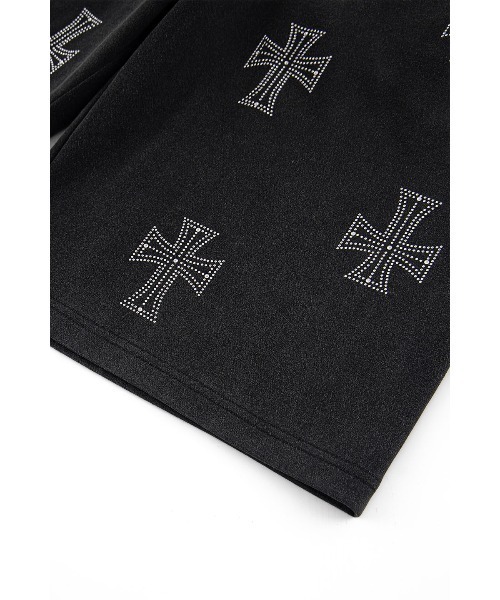 UNKNOWN LONDON（アンノウン・ロンドン）の「ショーツ｜Outline Cross Rhinestone Baggy Sweat Shorts｜Unknown London（デニムパンツ・メンズ・レッド/ブラック/ベージュ・SMALL/X-LARGE/LARGE/MEDIUM）」の10枚目の写真