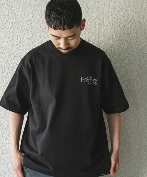 Foxfire(フォックスファイヤー)の「『別注』Foxfire×DOORS 釣り竿プリントTシャツ(Tシャツ/カットソー・メンズ・ブラック/ホワイト・MEDIUM/LARGE)」の3枚目の写真