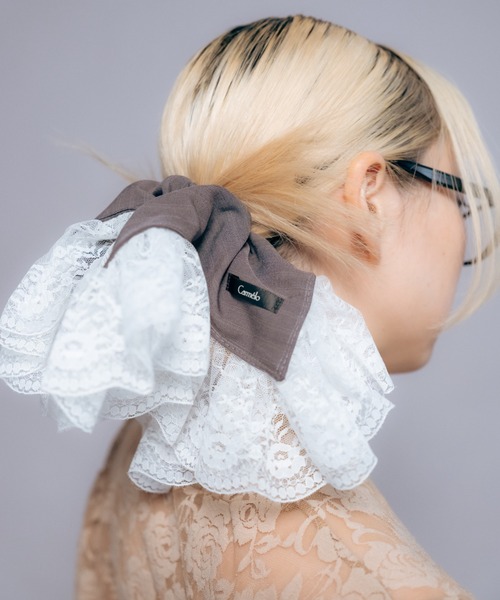 Carmelo（カーメロ）の「Big lace stripe chouchou（シュシュ・レディース・ライトグレー/チャコールグレー/ブラウン・FREE）」の2枚目の写真