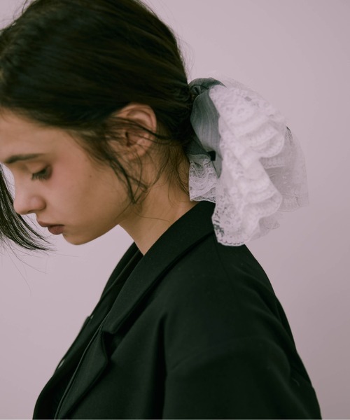 Carmelo（カーメロ）の「Big Lace Stripe Chouchou / ストライプレースフリルシュシュ（シュシュ・レディース・ライトグレー/チャコールグレー/ブラウン・FREE）」の10枚目の写真