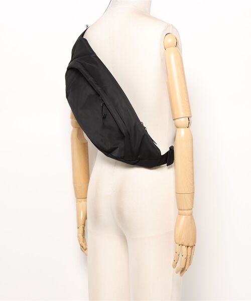 adidas（アディダス）の「《adidas》WORD ｳｴｽﾄﾊﾞｯｸ（ボディバッグ/ウエストポーチ・メンズ・ブラック/ホワイト系その他・フリー）」の6枚目の写真