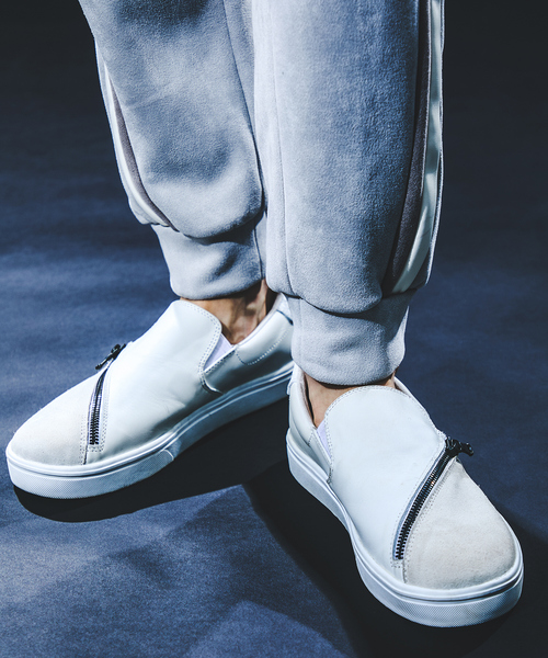 5351 POUR LES HOMMES（ゴーサンゴーイチプールオム）の「スイッチング ジップレザー スニーカー（スニーカー・メンズ・ブラック/ホワイト・44/43/42/41/40）」の2枚目の写真