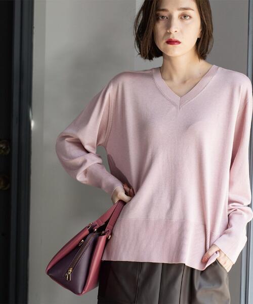 OPAQUE.CLIP（オペークドットクリップ）の「リラクシーVネックニット【洗濯機洗OK】《6col》（ニット/セーター・レディース・オフホワイト/ブラック/ブラウン系その他/ボルドー/ブルー系その他/ピンク系1・38/40/42）」の5枚目の写真