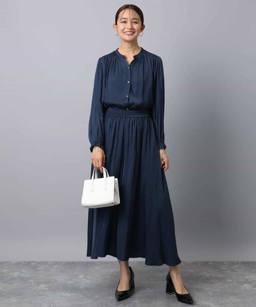 MK MICHEL KLEIN(エムケーミッシェルクラン)の「起毛サテン スキッパーデザインブラウス/洗える(シャツ/ブラウス・レディース・ライトブルー/ライトグレー/ネイビー・38)」の5枚目の写真