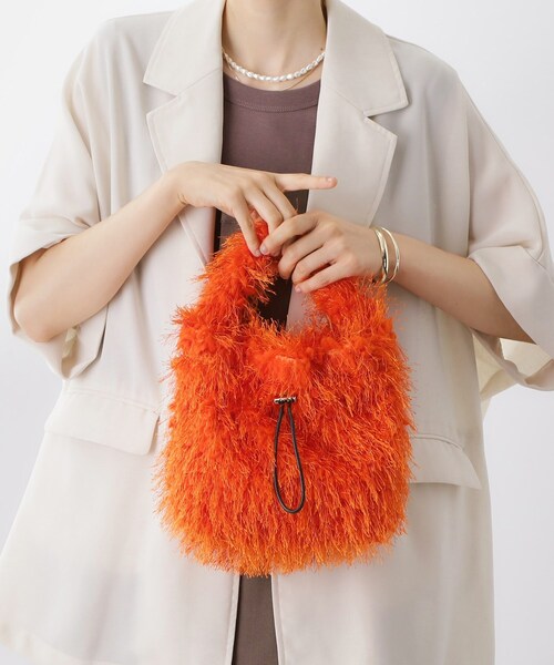 THE SHOP TK （ザ ショップ ティーケー ）の「フリンジボア巾着バッグ（ショルダーバッグ・レディース・オレンジ/ブラック・00）」の2枚目の写真