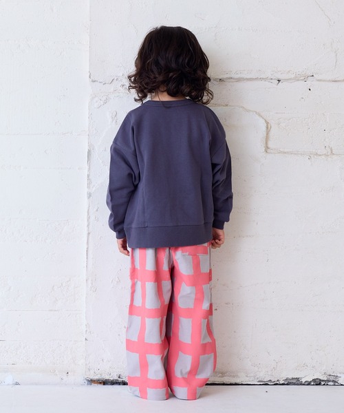 Life Support Products(ライフサポートプロダクツ)の「裏毛プリントトレーナー(スウェット・キッズ・マスタード/チャコール/ラベンダー/パープル/ホワイト系その他/ブラウン/グリーン/ターコイズブルー/オフホワイト/ブラック・80/90/95/100/110/120/130/140/150)」の21枚目の写真