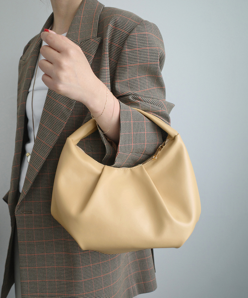 SLOBE IENA（スローブイエナ）の「SLOBE タックラウンドバッグ（ハンドバッグ・レディース・カーキ/イエロー・FREE）」の6枚目の写真