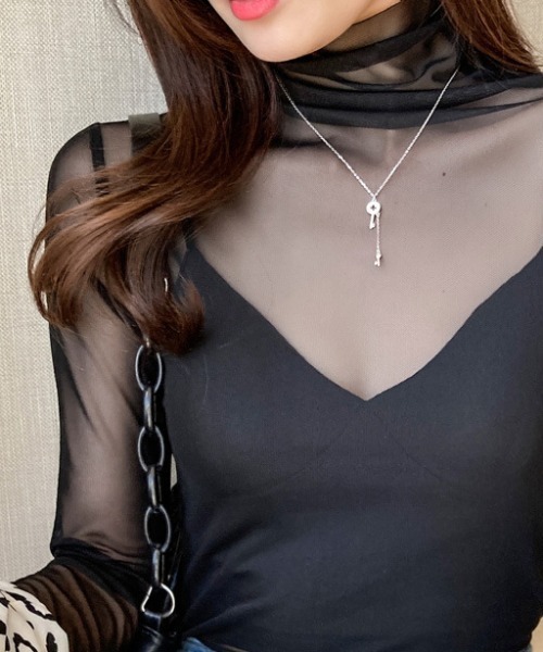 cammie(キャミー)の「シアーメッシュタートルネックトップス(その他トップス・レディース・ホワイト/ブラック・MEDIUM/LARGE)」の12枚目の写真