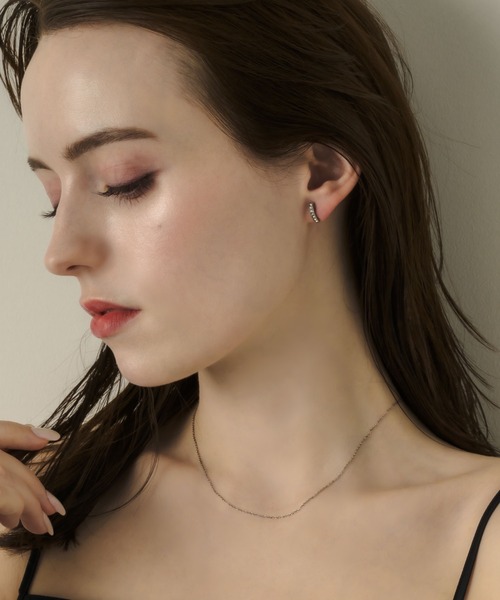 muku(ムク)の「PIERCE/LINE STONE(ピアス(両耳用)・レディース・ゴールド/シルバー・FREE)」の8枚目の写真