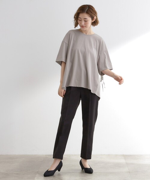 grove(グローブ)の「後ろ姿で魅せる バックドロストシャーリングTシャツ(Tシャツ/カットソー・レディース・ライトグレー/ブラック/ブラウン系・05/01/02/03/04)」の6枚目の写真