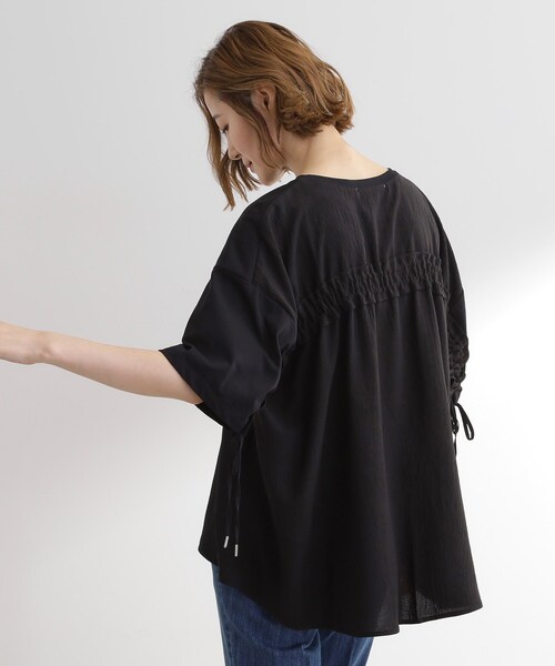 grove(グローブ)の「後ろ姿で魅せる バックドロストシャーリングTシャツ(Tシャツ/カットソー・レディース・ライトグレー/ブラック/ブラウン系・05/01/02/03/04)」の9枚目の写真