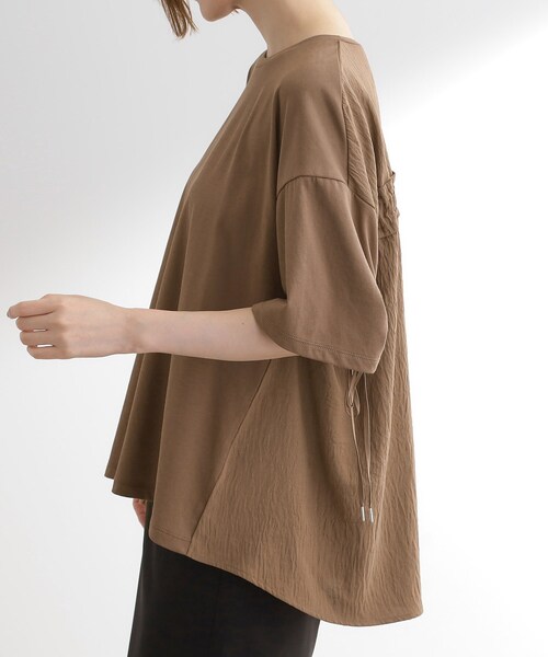 grove(グローブ)の「後ろ姿で魅せる バックドロストシャーリングTシャツ(Tシャツ/カットソー・レディース・ライトグレー/ブラック/ブラウン系・05/01/02/03/04)」の17枚目の写真