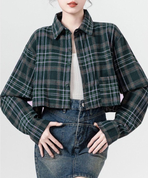 gossip！ロサンゼルス（ゴシップロサンゼルス）の「【サイズあり】チェックパターン クロップドシンプルカジュアルシャツジャケット（シャツ/ブラウス・レディース・ベージュ/ネイビー・S/M）」の2枚目の写真