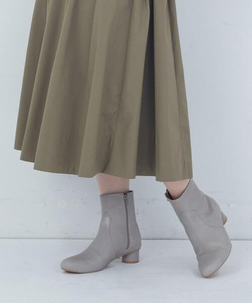 ADIEU TRISTESSE（アデュートリステス）の「ショートブーツ（ブーツ・レディース・アイボリー/グレイッシュベージュ/ブラック・L/M/S）」の8枚目の写真