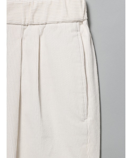 GOOVI(グービ)の「GOOVI ツータックストレートパンツ ハイカウントコーデュロイ(スラックス・メンズ・ホワイト系・1/2/3)」の8枚目の写真