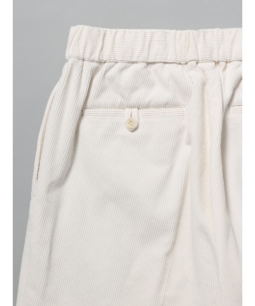 GOOVI(グービ)の「GOOVI ツータックストレートパンツ ハイカウントコーデュロイ(スラックス・メンズ・ホワイト系・1/2/3)」の6枚目の写真
