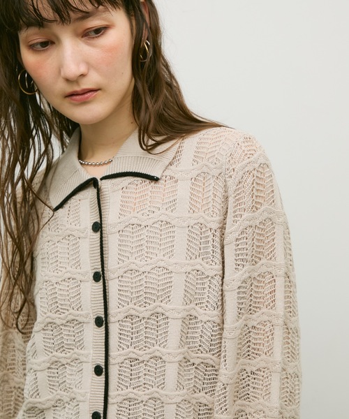 Lutim by u(ルチバイユー)の「Lace panel polo cardigan / レースパネルポロカーディガン(カーディガン/ボレロ・レディース・ブラック/グレイッシュベージュ/ナチュラル・FREE)」の3枚目の写真
