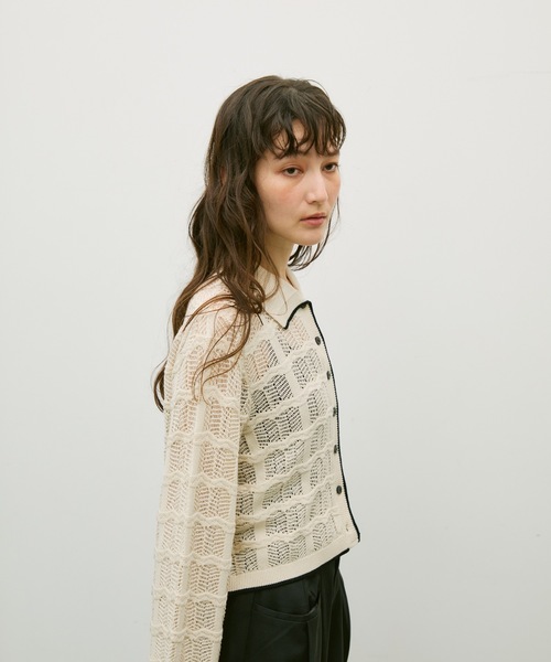 Lutim by u(ルチバイユー)の「Lace panel polo cardigan / レースパネルポロカーディガン(カーディガン/ボレロ・レディース・ブラック/グレイッシュベージュ/ナチュラル・FREE)」の7枚目の写真