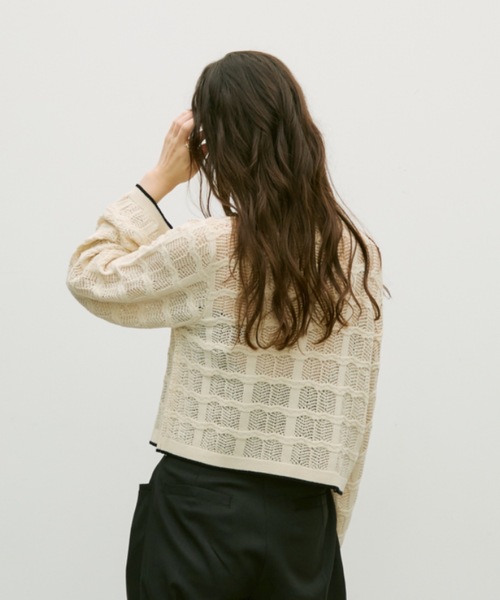Lutim by u(ルチバイユー)の「Lace panel polo cardigan / レースパネルポロカーディガン(カーディガン/ボレロ・レディース・ブラック/グレイッシュベージュ/ナチュラル・FREE)」の15枚目の写真