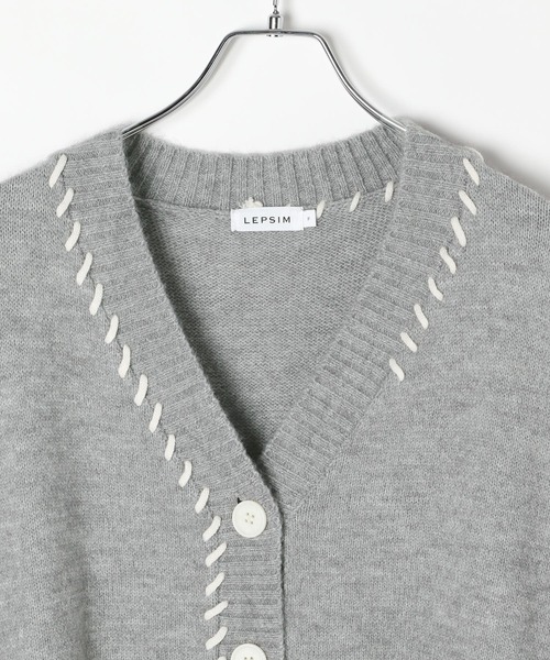 LEPSIM（レプシィム）の「5ゲージハンドステッチVカーディガン　595543（カーディガン/ボレロ・レディース・ブラック/オフホワイト/グレー/レッド・FREE）」の6枚目の写真