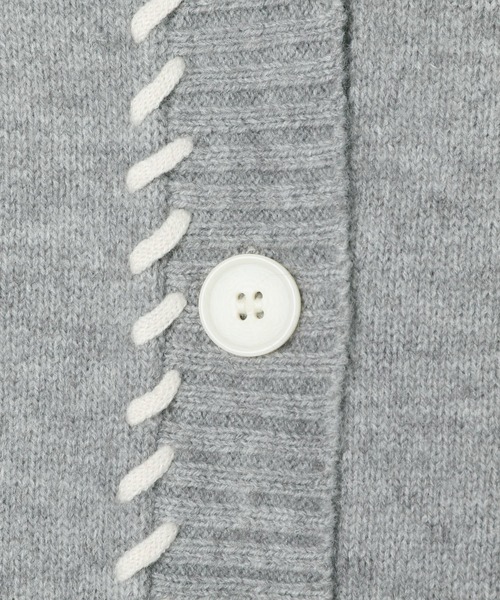 LEPSIM（レプシィム）の「5ゲージハンドステッチVカーディガン　595543（カーディガン/ボレロ・レディース・ブラック/オフホワイト/グレー/レッド・FREE）」の12枚目の写真