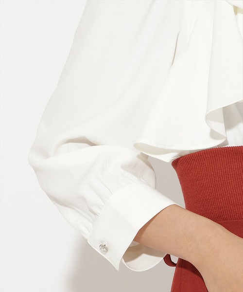 AND COUTURE（アンドクチュール）の「ビジューボタンフリルケープブラウス（シャツ/ブラウス・レディース・ブラック系その他/オフホワイト/ブルー系その他/ベージュ系その他・FREE）」の6枚目の写真