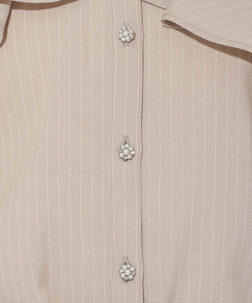 AND COUTURE（アンドクチュール）の「ビジューボタンフリルケープブラウス（シャツ/ブラウス・レディース・ブラック系その他/オフホワイト/ブルー系その他/ベージュ系その他・FREE）」の21枚目の写真