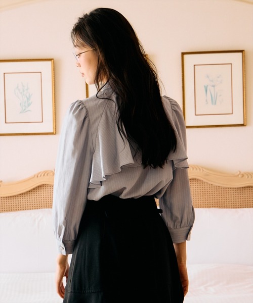 AND COUTURE（アンドクチュール）の「ビジューボタンフリルケープブラウス（シャツ/ブラウス・レディース・ブラック系その他/オフホワイト/ブルー系その他/ベージュ系その他・FREE）」の15枚目の写真