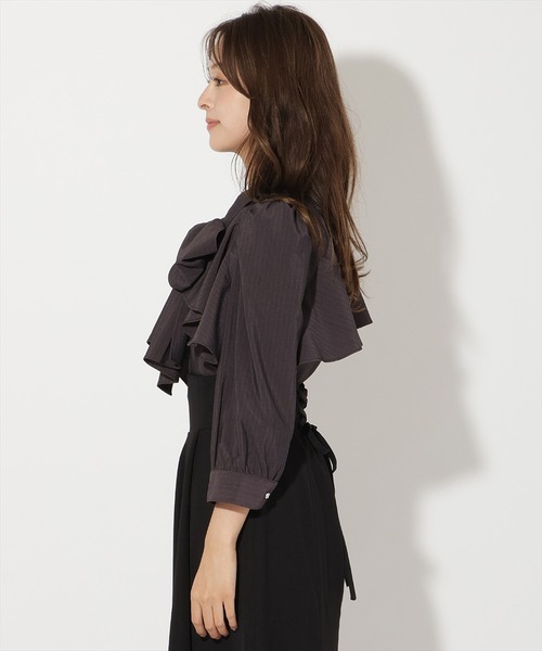 AND COUTURE（アンドクチュール）の「ビジューボタンフリルケープブラウス（シャツ/ブラウス・レディース・ブラック系その他/オフホワイト/ブルー系その他/ベージュ系その他・FREE）」の10枚目の写真