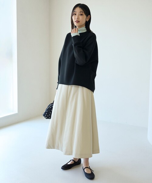UNFILO(アンフィーロ)の「パデッドスカート(スカート・レディース・ライトイエロー系/ブラック系/黄土色系・SMALL/X-SMALL/LARGE/MEDIUM)」の1枚目の写真