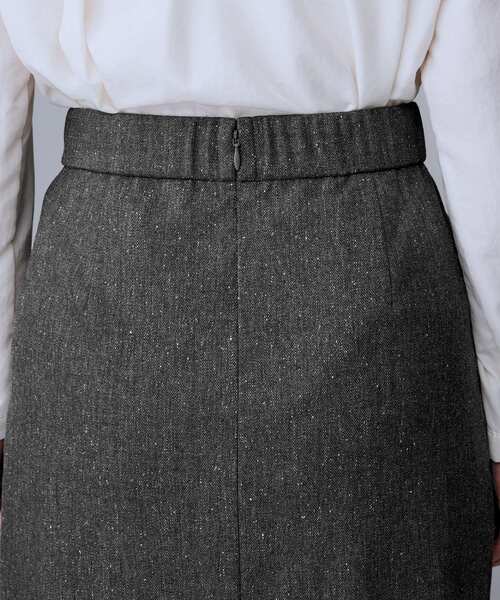 UNTITLED（アンタイトル）の「【ウエスト後ろゴム/シーズンレス】シルクネップツイード ナロースカート（スカート・レディース・ライトベージュ/ダークブラウン/ダークグレー・00/01/02/03/04/42/44/46/48/50）」の12枚目の写真