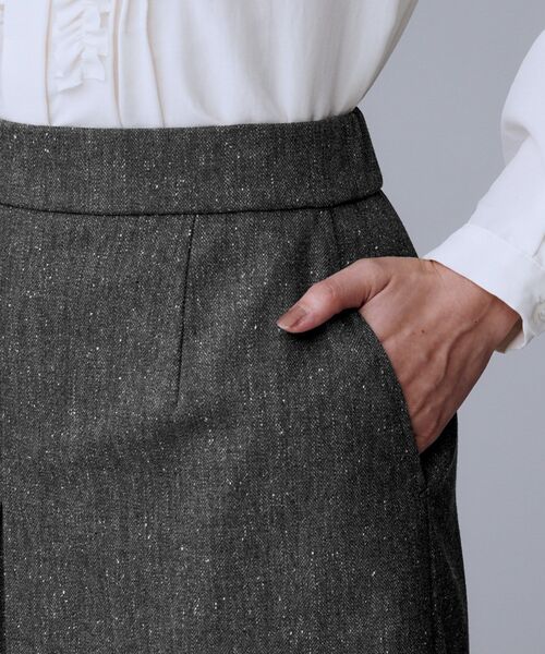 UNTITLED（アンタイトル）の「【ウエスト後ろゴム/シーズンレス】シルクネップツイード ナロースカート（スカート・レディース・ライトベージュ/ダークブラウン/ダークグレー・00/01/02/03/04/42/44/46/48/50）」の13枚目の写真