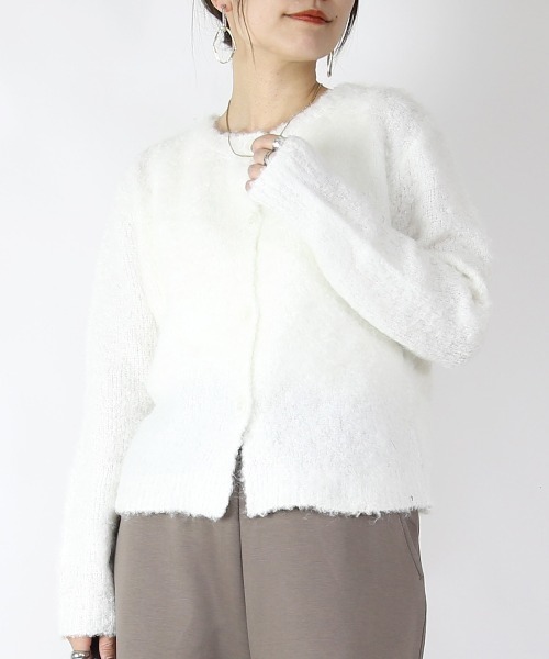 and it_（アンドイット）の「ブークレカーディガン（カーディガン/ボレロ・レディース・グレー/ブルー/アイボリー・FREE）」の2枚目の写真