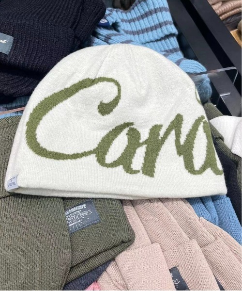Burner（バーナー）の「【OKUOKU　0909】手書き風ロゴ ニット ビーニー  oku-bosi-41-19（ニットキャップ/ビーニー・メンズ・ホワイト系その他/グレー/カーキ/ブラック・FREE）」の2枚目の写真