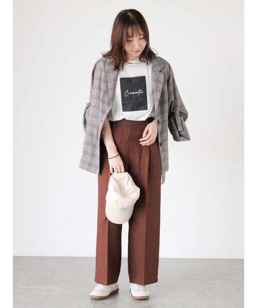 Te chichi TERRASSE(テチチテラス)の「ロールアップテーラードジャケット《2025autumn catalog item》(ノーカラージャケット・レディース・チャコールグレー/ブラック/ベージュ・F)」の6枚目の写真