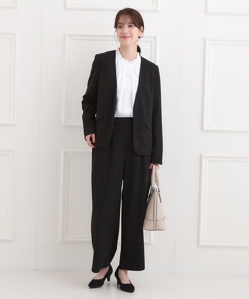 SHOO・LA・RUE（シューラルー）の「【洗濯機可/セットアップ可/S-3L】きちんと楽に。カットジョーゼットノーカラージャケット（ノーカラージャケット・レディース・ネイビー/ナチュラル/ブラック・01/02/03/04/05）」の8枚目の写真