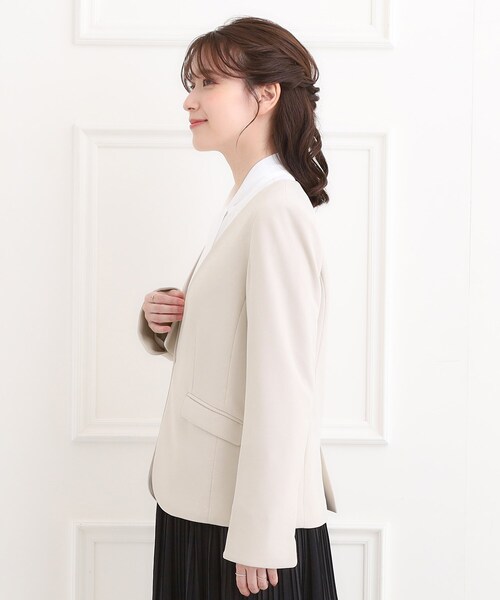 SHOO・LA・RUE（シューラルー）の「【洗濯機可/セットアップ可/S-3L】きちんと楽に。カットジョーゼットノーカラージャケット（ノーカラージャケット・レディース・ネイビー/ナチュラル/ブラック・01/02/03/04/05）」の11枚目の写真