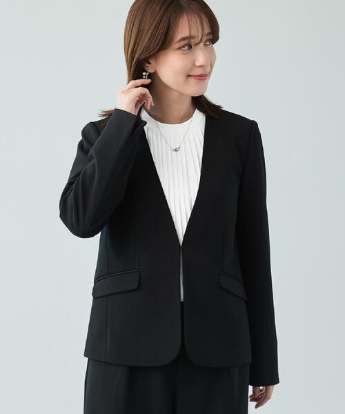 SHOO・LA・RUE(シューラルー)の「【洗濯機可/セットアップ可/S-3L】きちんと楽に。カットジョーゼットノーカラージャケット(ノーカラージャケット・レディース・ネイビー/ナチュラル/ブラック・01/02/03/04/05)」の6枚目の写真
