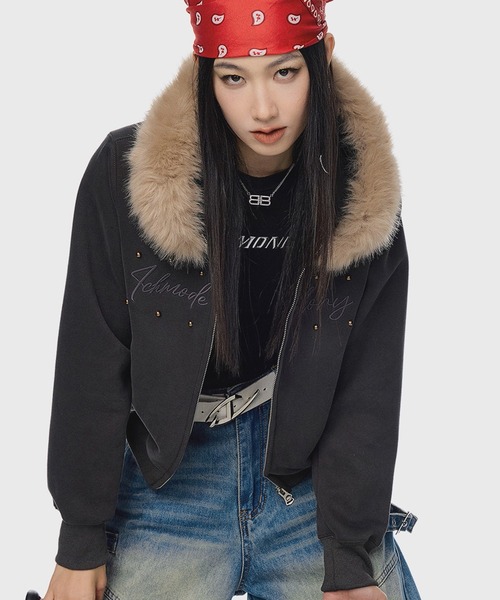 .KOM(ドットコム)の「A'GEM/9 × .kom 『.KOM/ドットケーオーエム』 Rhinestone Logo Faux Fur Zip-Up Hoodie/ラインストーンロゴ ファーフード ジップアップパーカー(パーカー・レディース・チャコールグレー/ライトグレー・M)」の3枚目の写真