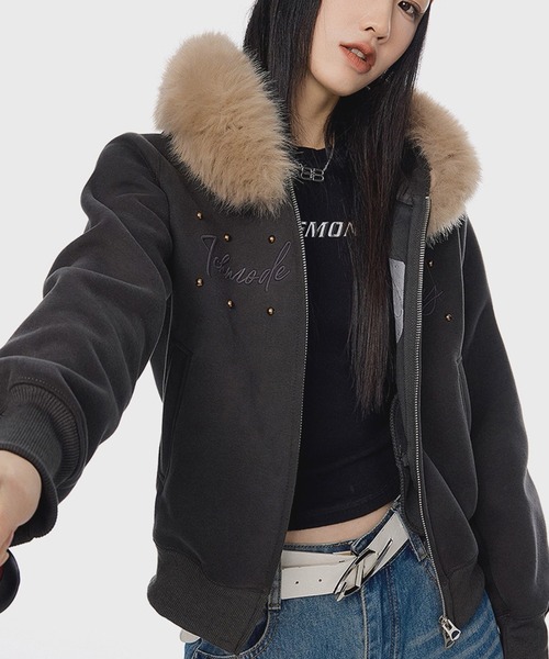 .KOM(ドットコム)の「A'GEM/9 × .kom 『.KOM/ドットケーオーエム』 Rhinestone Logo Faux Fur Zip-Up Hoodie/ラインストーンロゴ ファーフード ジップアップパーカー(パーカー・レディース・チャコールグレー/ライトグレー・M)」の5枚目の写真