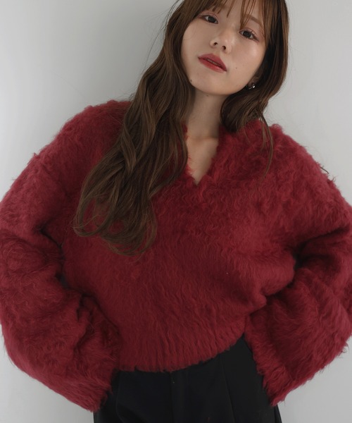 hellam(へラム)の「【sakippe×hellam】シャギーフレアスリーブニット(ニット/セーター・レディース・グレー/レッド/ピンク/グリーン/イエロー/アイボリー・FREE)」の6枚目の写真