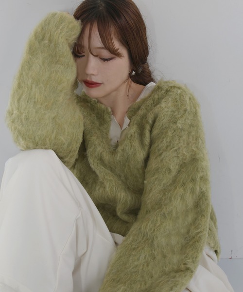 hellam(へラム)の「【sakippe×hellam】シャギーフレアスリーブニット(ニット/セーター・レディース・グレー/レッド/ピンク/グリーン/イエロー/アイボリー・FREE)」の9枚目の写真