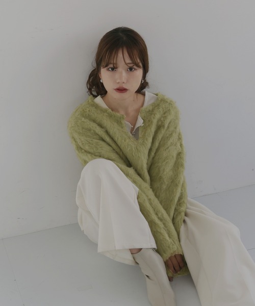 hellam(へラム)の「【sakippe×hellam】シャギーフレアスリーブニット(ニット/セーター・レディース・グレー/レッド/ピンク/グリーン/イエロー/アイボリー・FREE)」の14枚目の写真