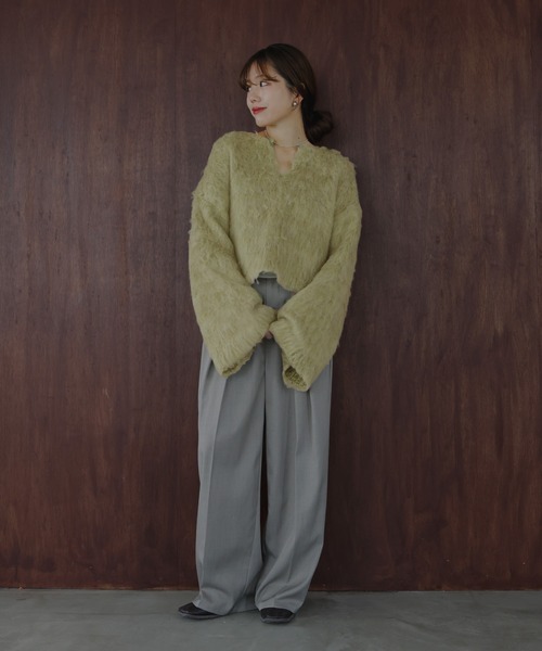 hellam(へラム)の「【sakippe×hellam】シャギーフレアスリーブニット(ニット/セーター・レディース・グレー/レッド/ピンク/グリーン/イエロー/アイボリー・FREE)」の10枚目の写真