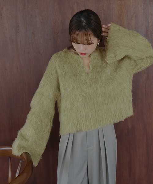 hellam(へラム)の「【sakippe×hellam】シャギーフレアスリーブニット(ニット/セーター・レディース・グレー/レッド/ピンク/グリーン/イエロー/アイボリー・FREE)」の8枚目の写真