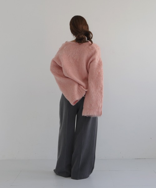 hellam(へラム)の「【sakippe×hellam】シャギーフレアスリーブニット(ニット/セーター・レディース・グレー/レッド/ピンク/グリーン/イエロー/アイボリー・FREE)」の17枚目の写真