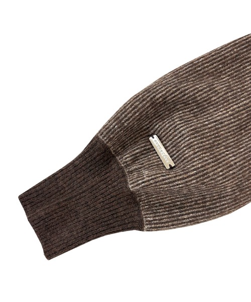 ANDGEEBEE（アンジービー）の「UNISEX プレーティングジップニット（ニット/セーター・レディース・ブラウン/ブラック・FREE）」の9枚目の写真