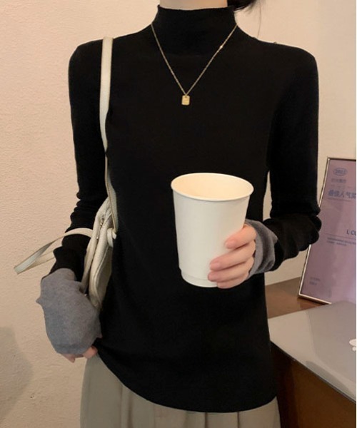 Maison Calme(メゾンカルム)の「配色スリーブタートルネックニットタイトトップス フェイクレイヤード 細見え 長袖(ニット/セーター・レディース・ベージュ/ブラック・M/L)」の11枚目の写真